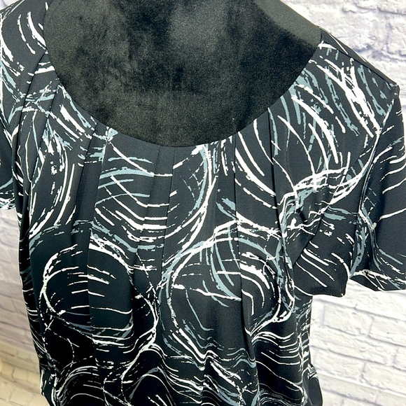 ALFANI Ruched Short Sleeve Shell Top - Picture 2 of 16